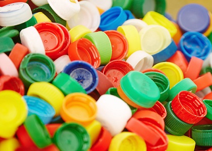 Plastová víčka.jpg