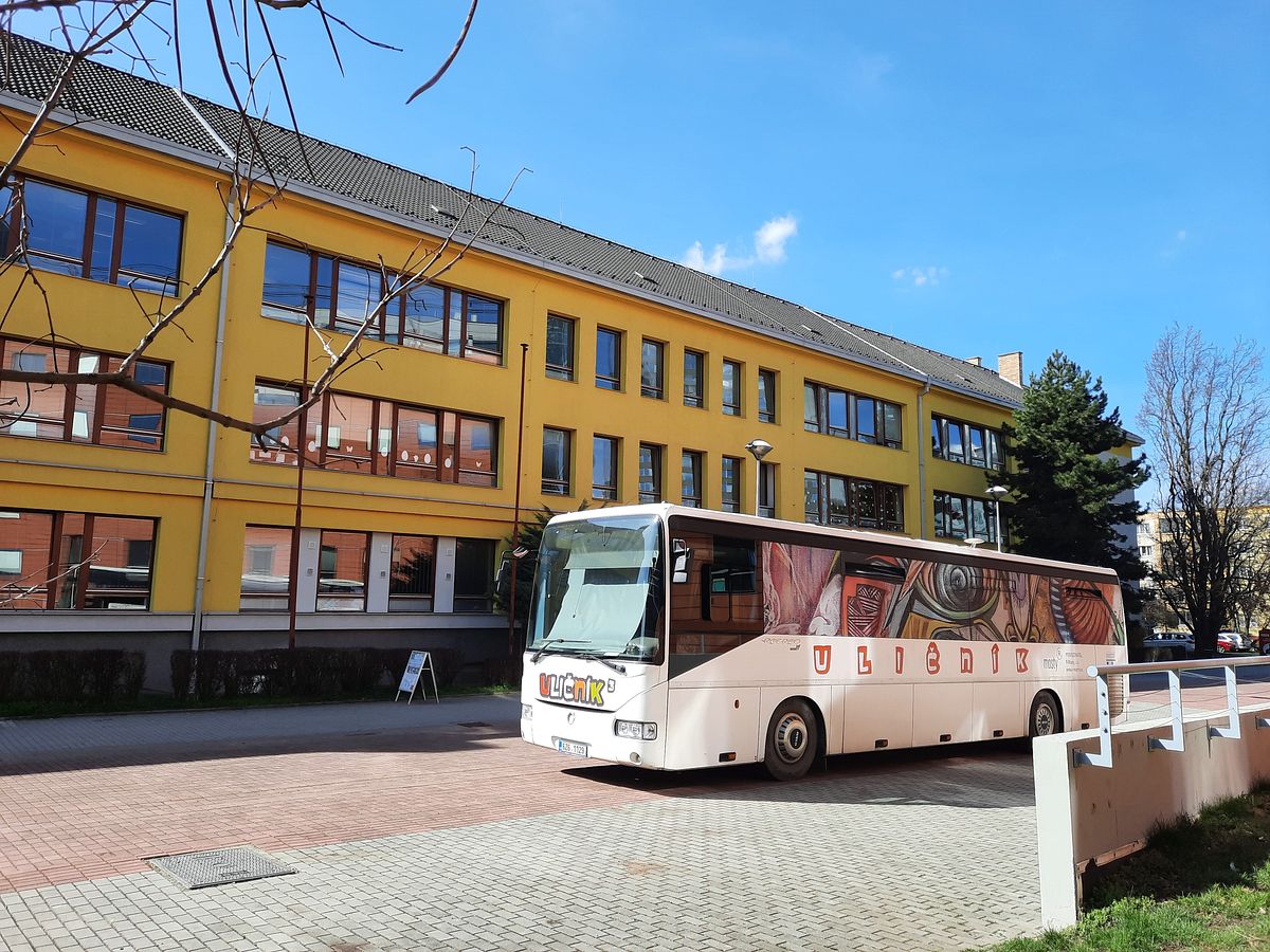 Uličník se rozloučil se školním rokem.jpg