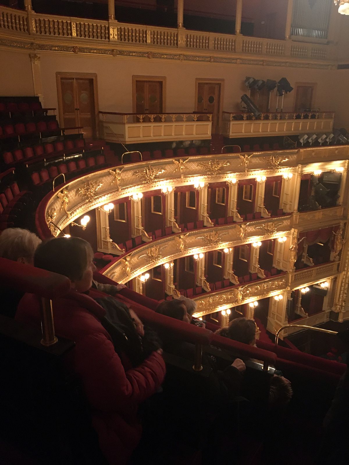 005 - Komentovaná prohlídka Národního divadla - IMG-7910.JPG