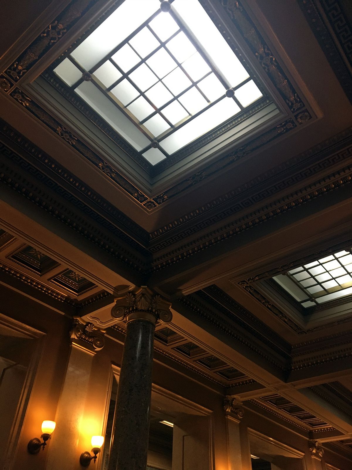 012 - Komentovaná prohlídka Národního divadla - IMG-7927.JPG