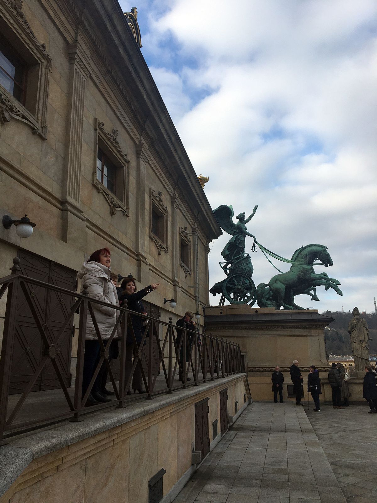 027 - Komentovaná prohlídka Národního divadla - IMG-7948.JPG