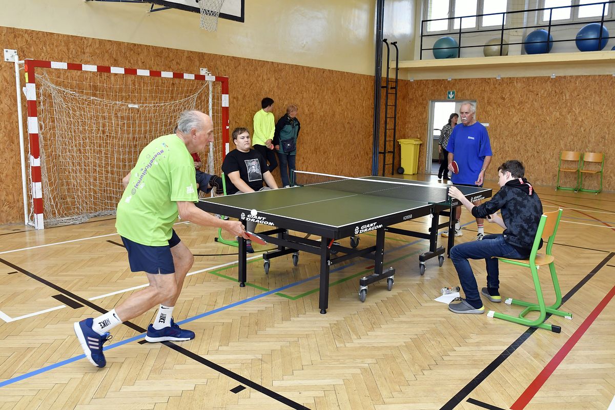 Turnaj ve stolním tenise pro seniory 2019 003.JPG