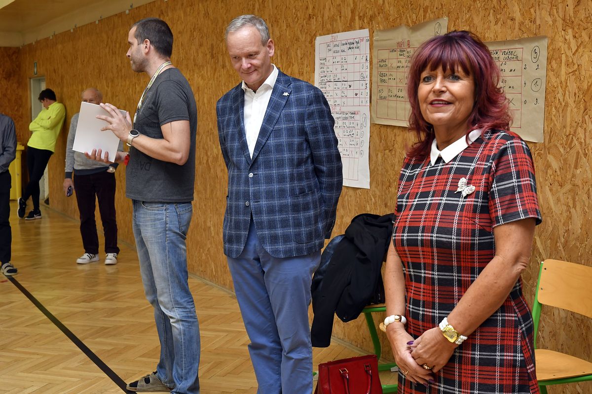 Turnaj ve stolním tenise pro seniory 2019 044.JPG