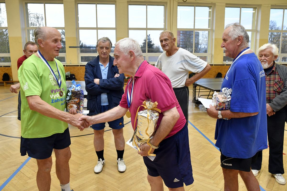 Turnaj ve stolním tenise pro seniory 2019 067.JPG