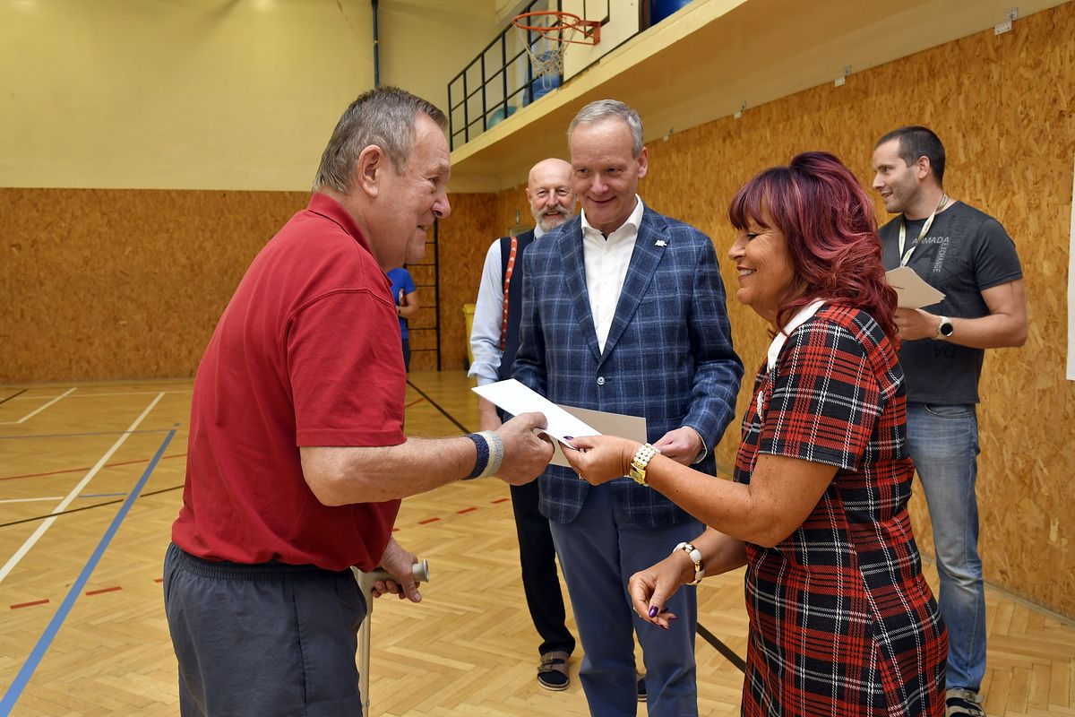 Turnaj ve stolním tenise pro seniory 2019 072.JPG