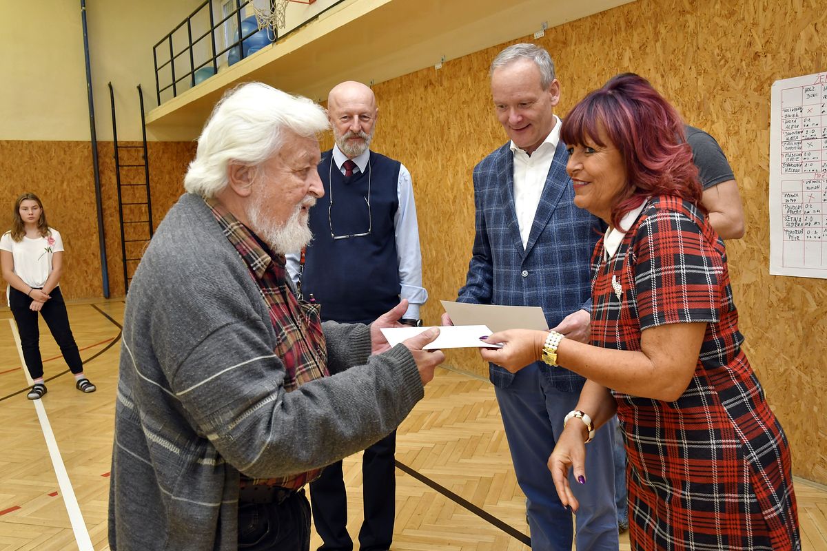 Turnaj ve stolním tenise pro seniory 2019 075.JPG