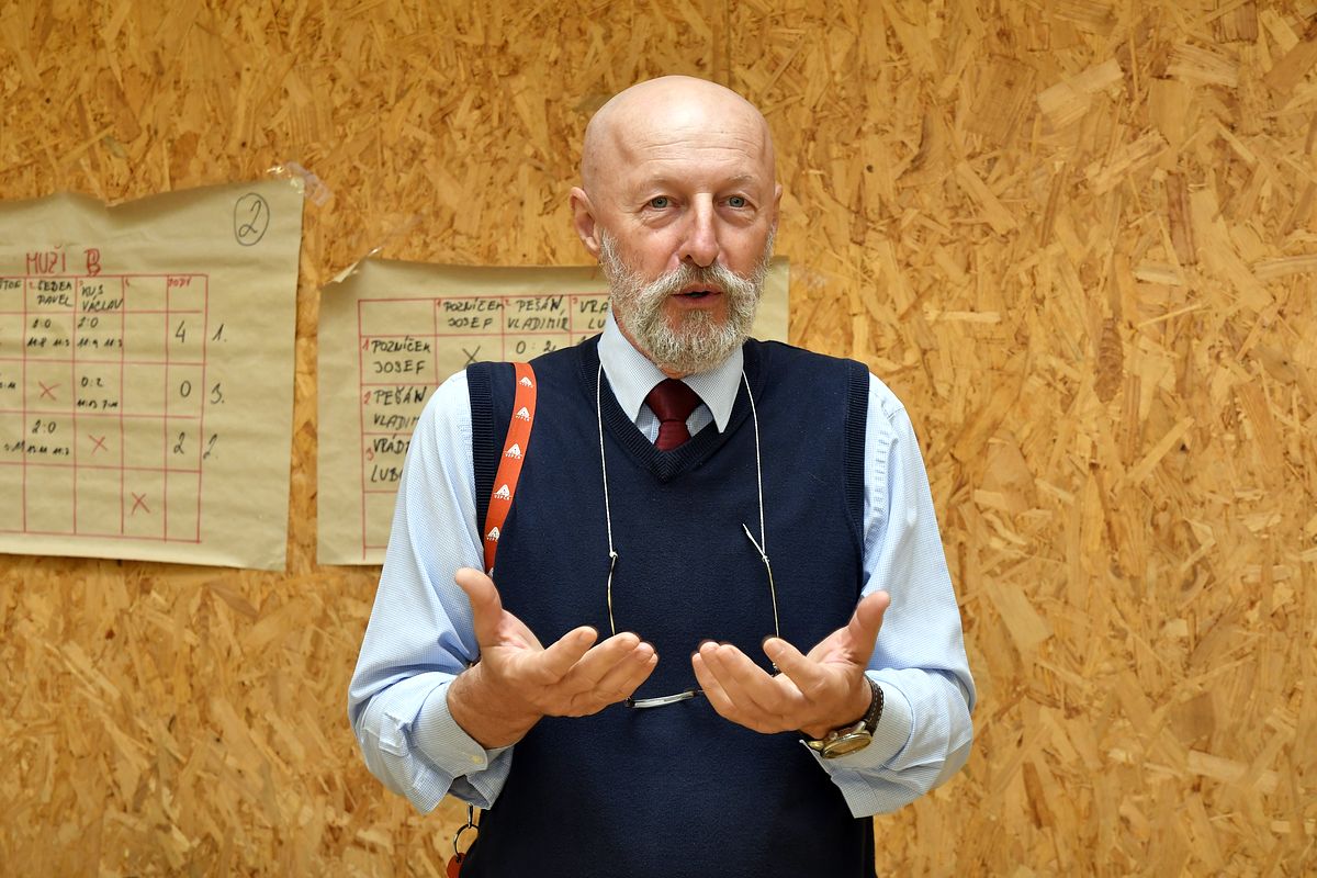 Turnaj ve stolním tenise pro seniory 2019 081.JPG