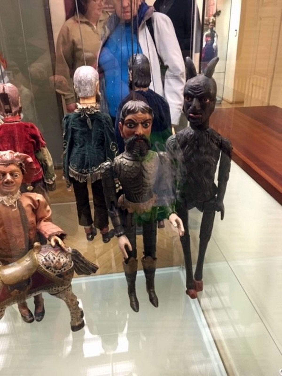 Umění loutky na zámku Chvaly  002.jpg