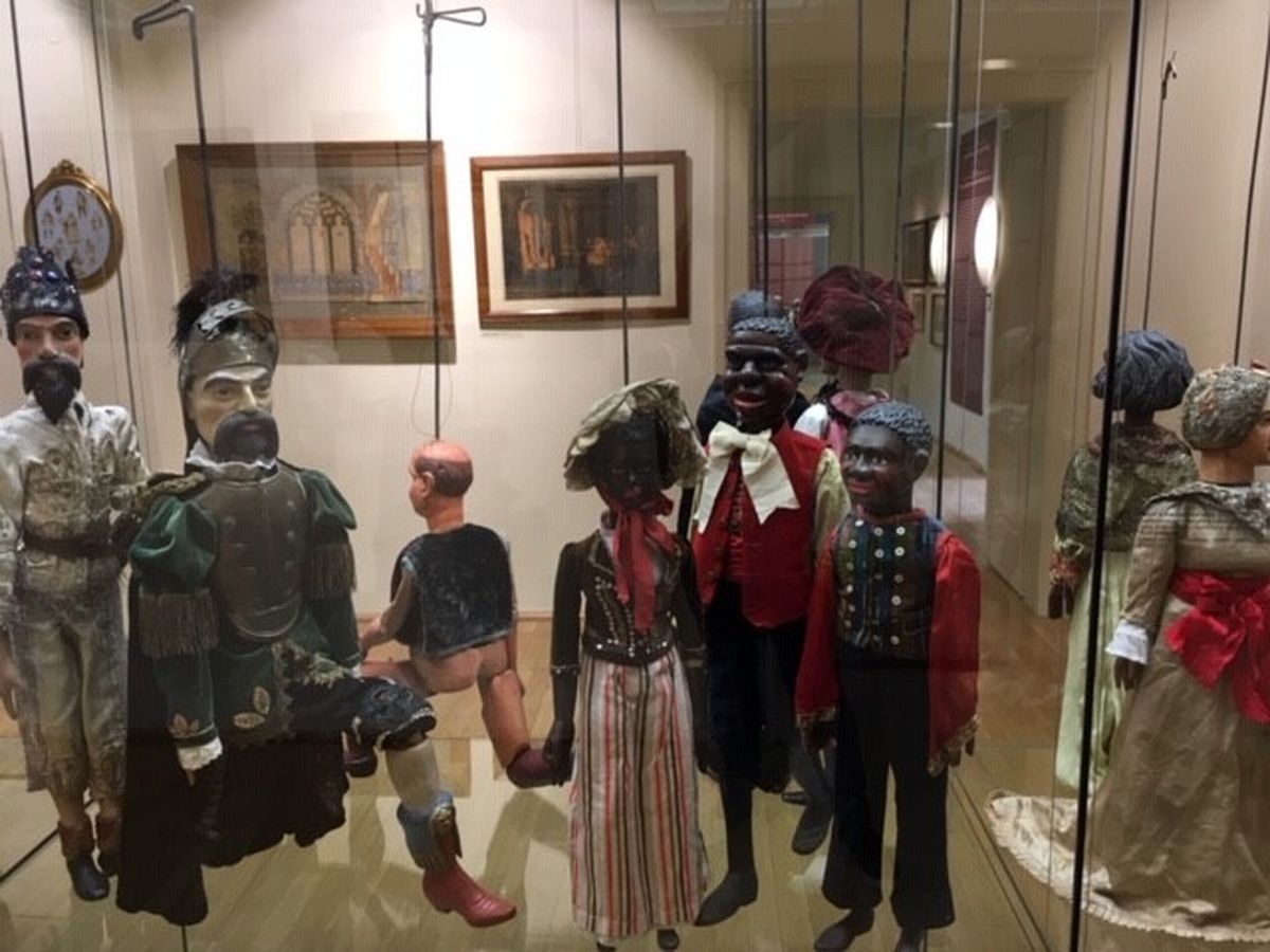 Umění loutky na zámku Chvaly  003.jpg