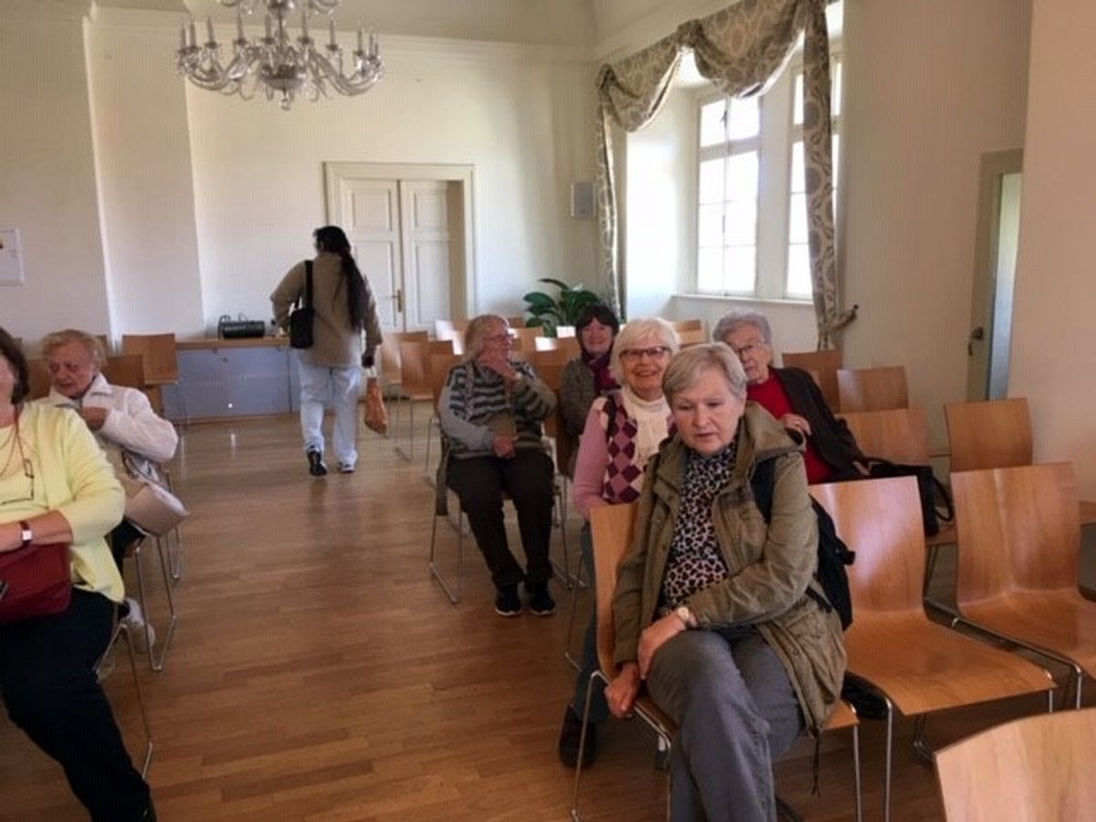 Umění loutky na zámku Chvaly  008.jpg