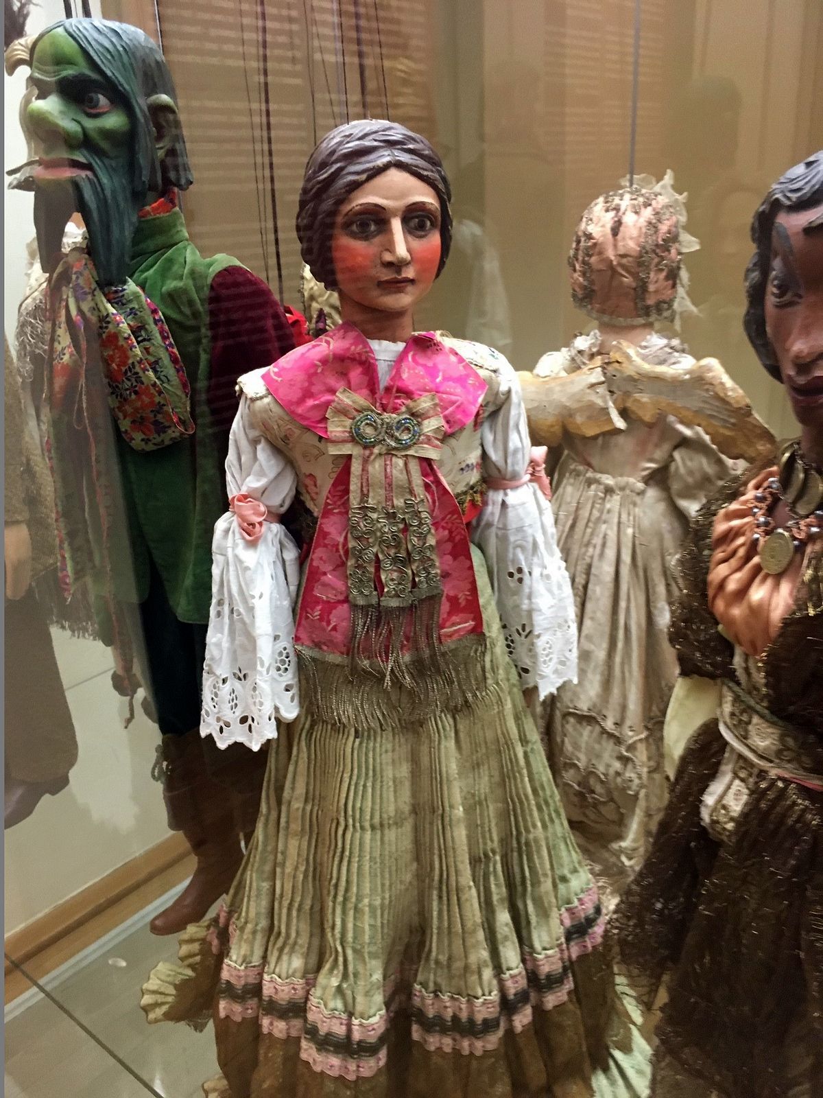 Umění loutky na zámku Chvaly  009.jpg