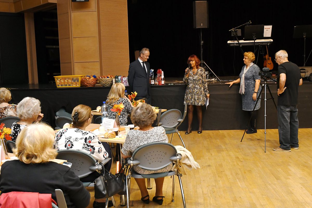 Věk je jenom číslo - oslava Mezinárodního dne seniorů 2019  022.JPG