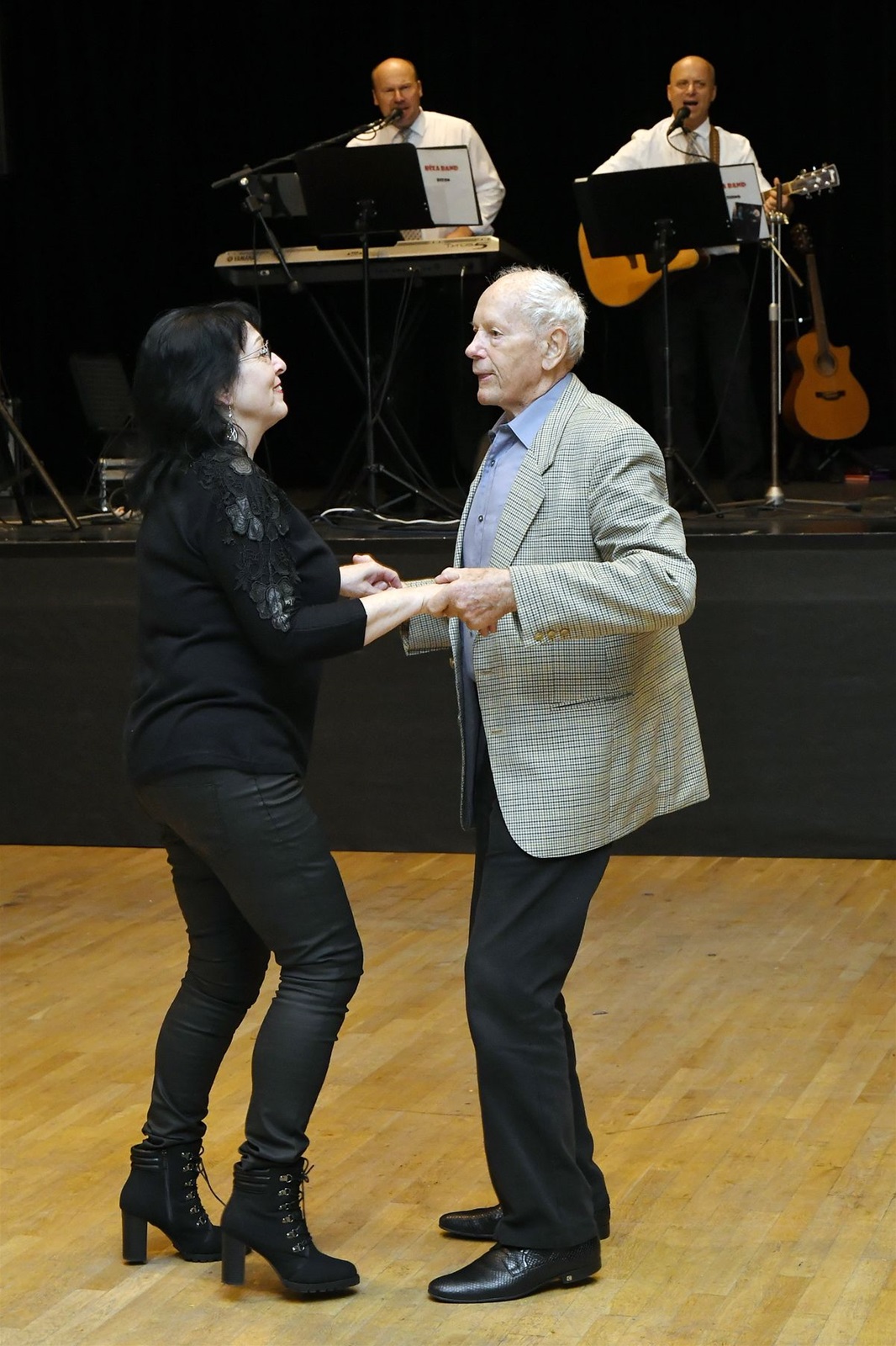 Věk je jenom číslo - oslava Mezinárodního dne seniorů 2019  043.JPG