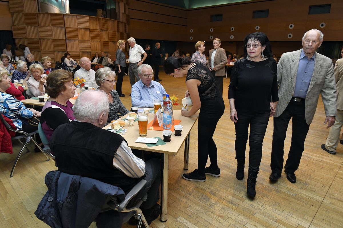 Věk je jenom číslo - oslava Mezinárodního dne seniorů 2019  052.JPG