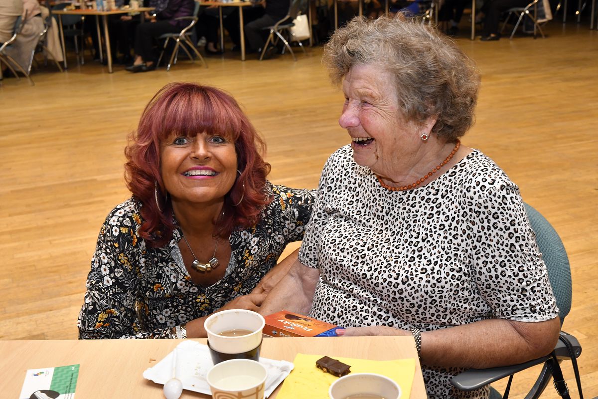 Věk je jenom číslo - oslava Mezinárodního dne seniorů 2019  081.JPG