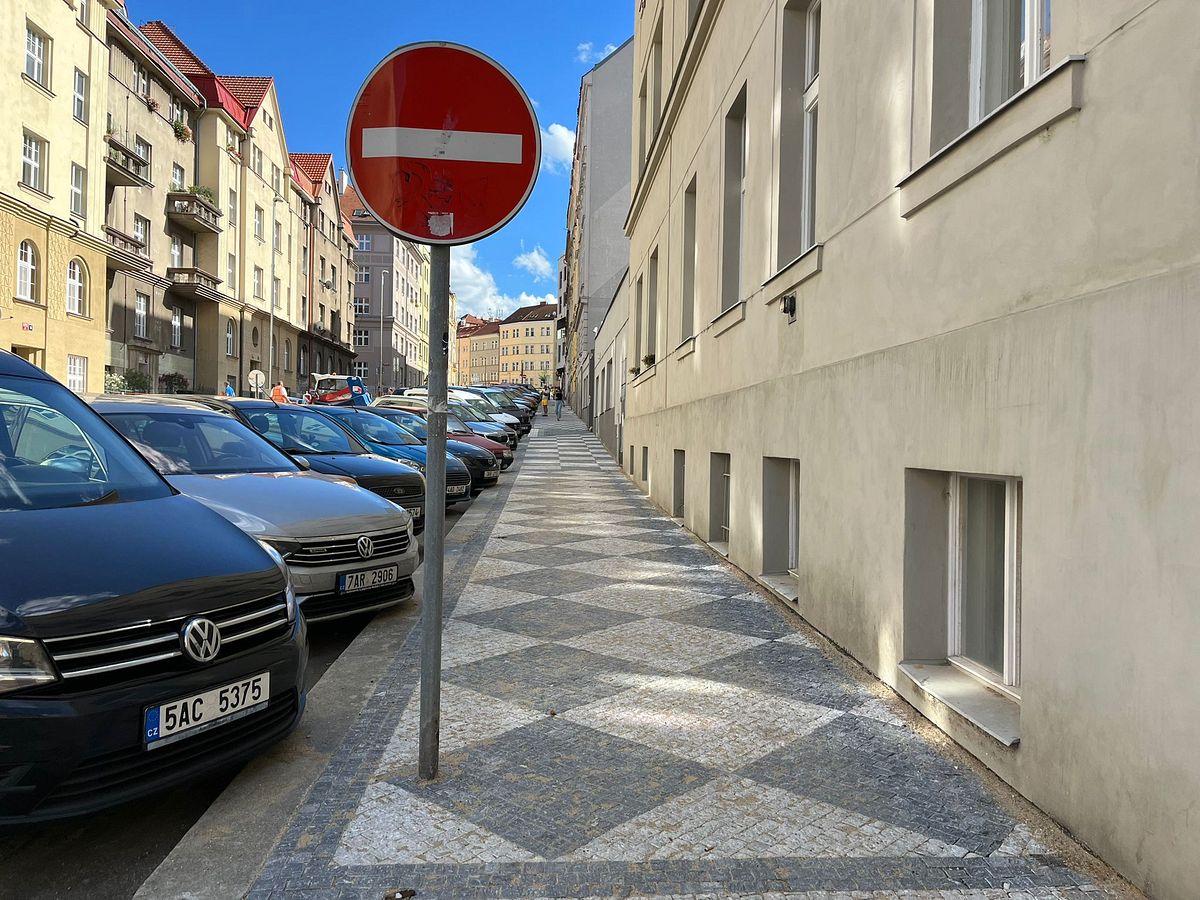 Oprava dlažby v Rostislavově ulici - 06