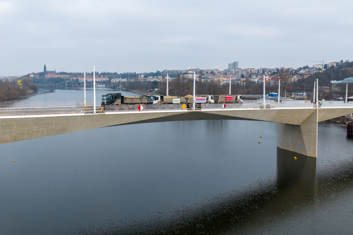 zatěžovací zkouška Dvoreckého mostu 11