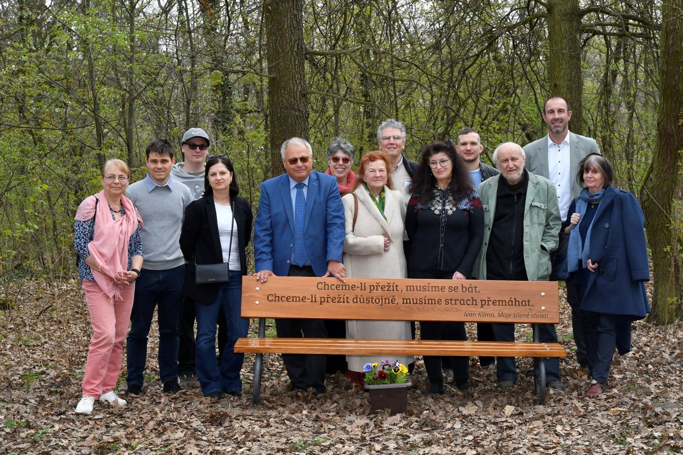 Ivan Klíma lavička odhalení (5)