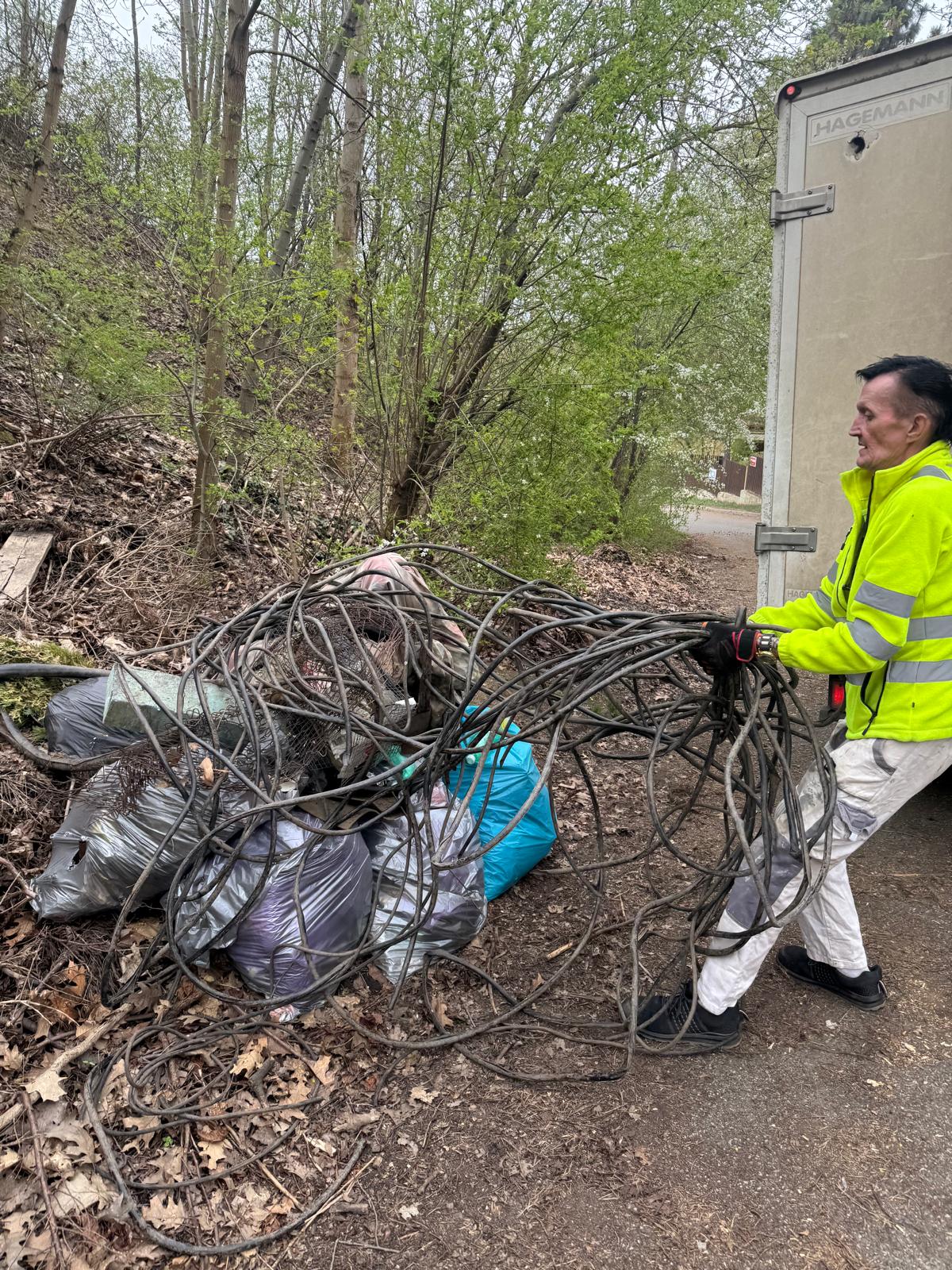 velký háj úklid duben 2025 8